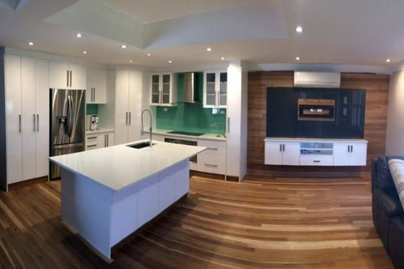 Finished Floor, Feature Wall & Glass Splashback